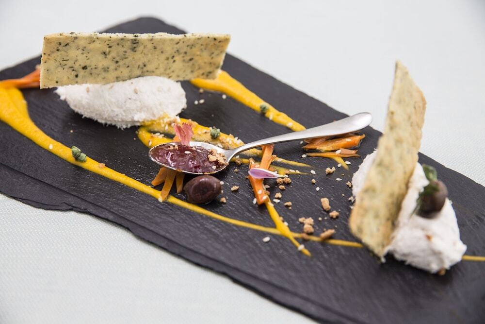 Falkensteiner Hotel & Spa Jesolo Ngoại thất bức ảnh A cheese platter